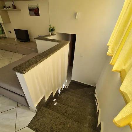 Semesterbostad Casa Luminosa Con Patio Procida